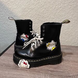 JADON WOMEN'S HELLO KITTY PLATFORM BOOTS Size 7 US women